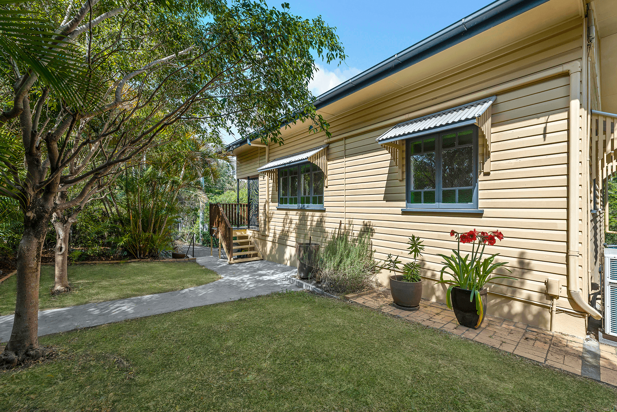 64 Jerrang Street, INDOOROOPILLY, QLD 4068