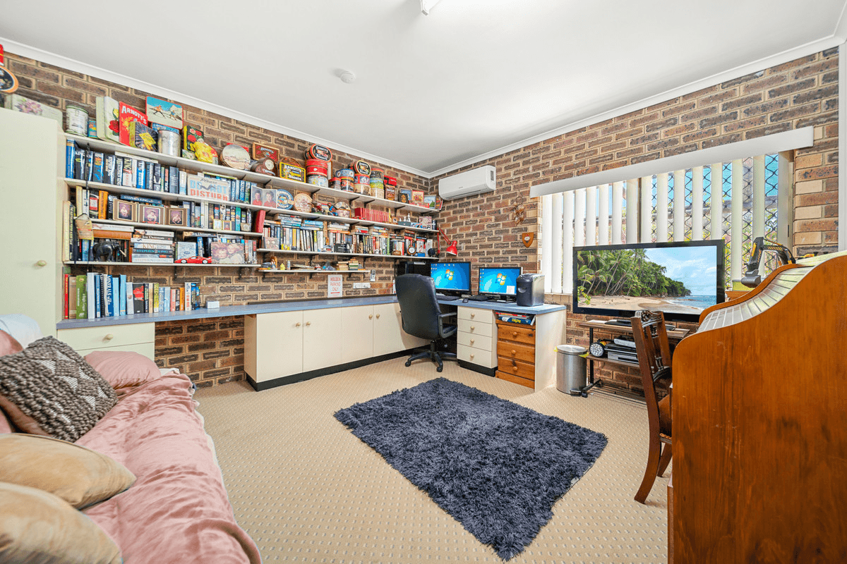 136 Barbaralla Drive, SPRINGWOOD, QLD 4127