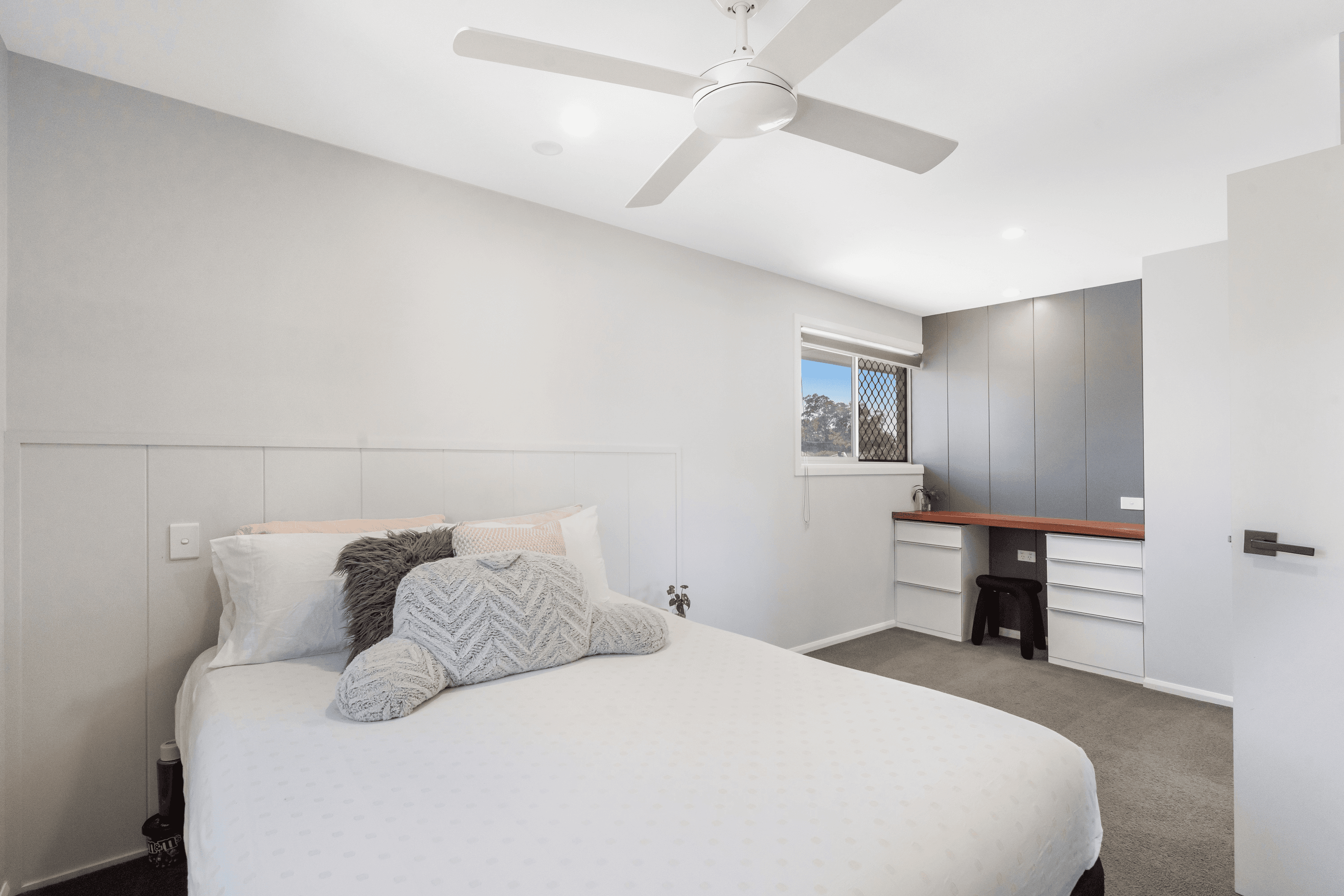 18 Beacon Crescent, Newport, QLD 4020