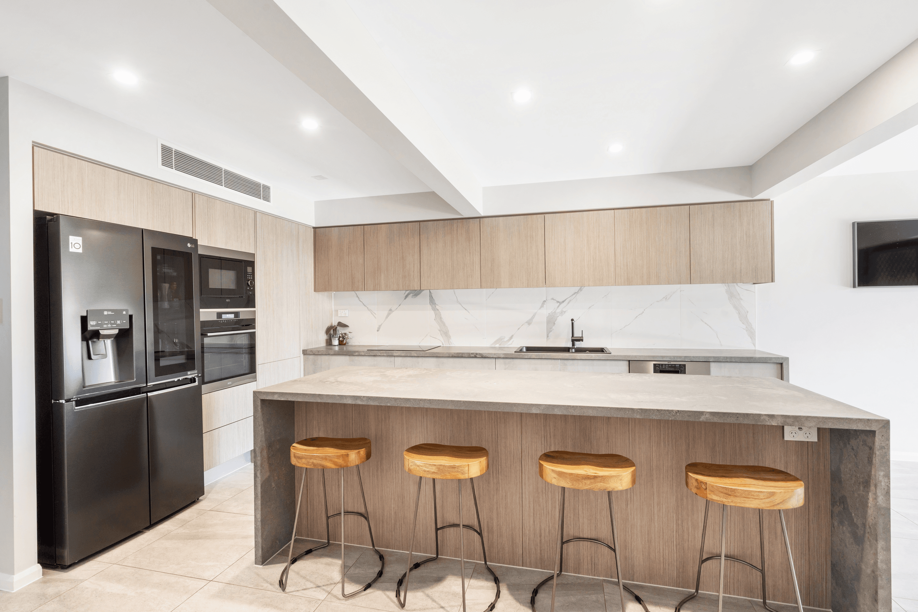 18 Beacon Crescent, Newport, QLD 4020