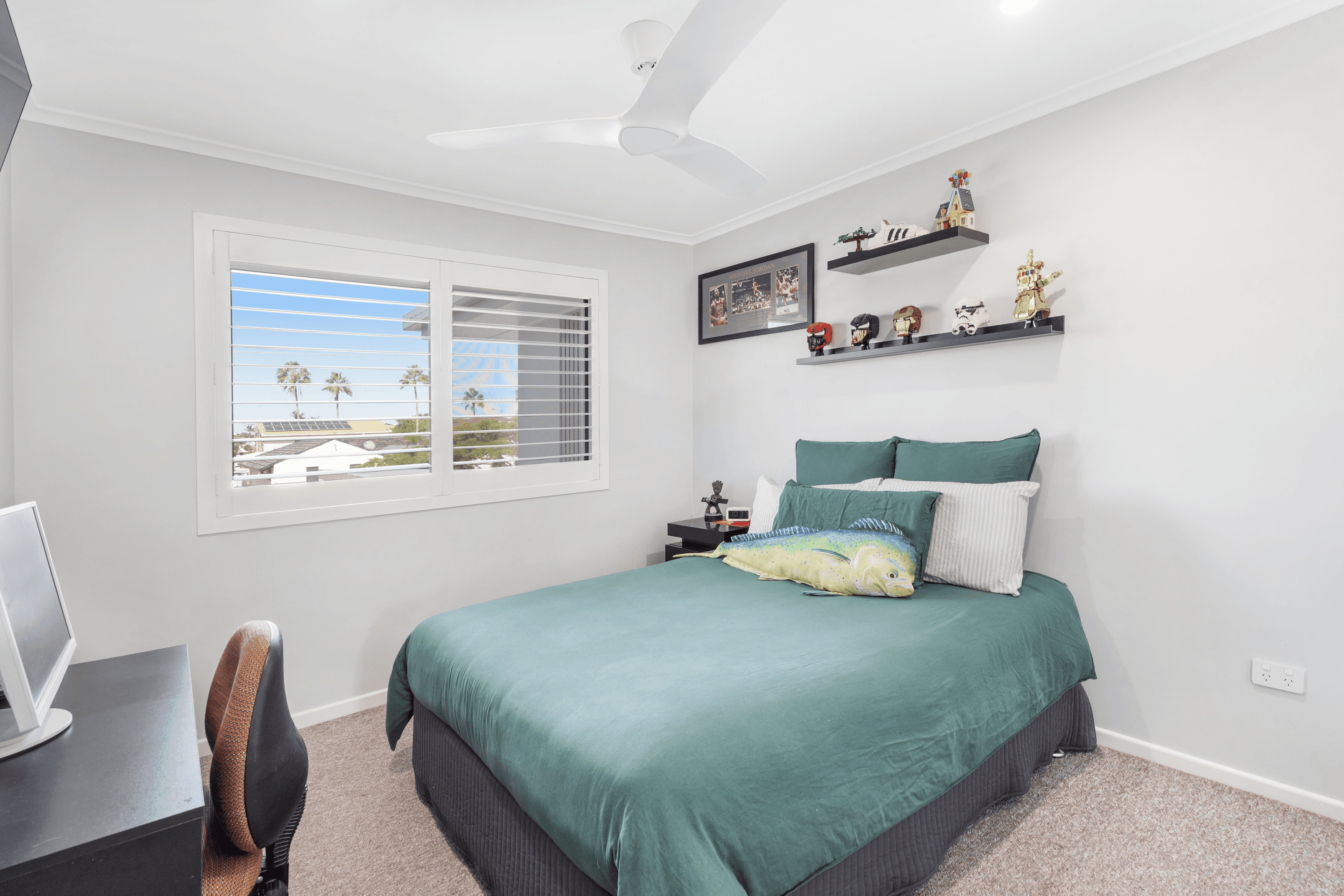 18 Beacon Crescent, Newport, QLD 4020