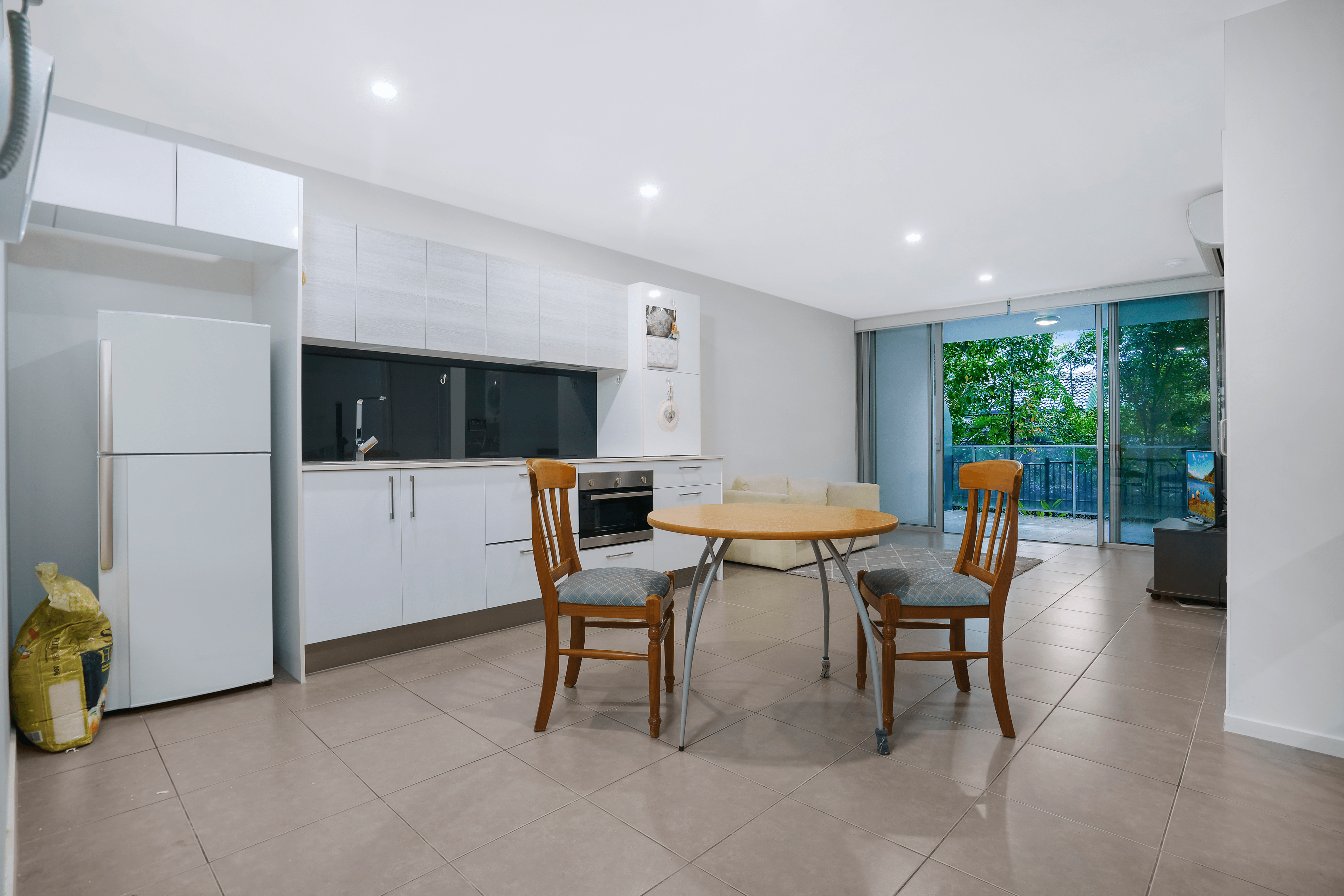 1122/6 Waterford Court, BUNDALL, QLD 4217