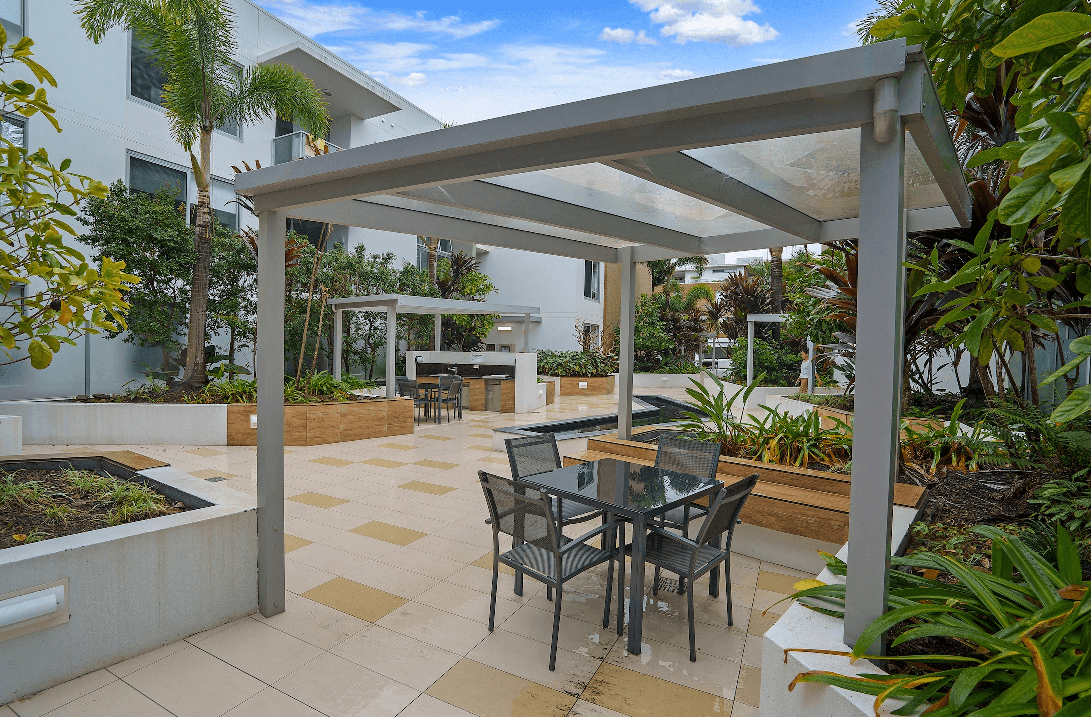 1122/6 Waterford Court, BUNDALL, QLD 4217