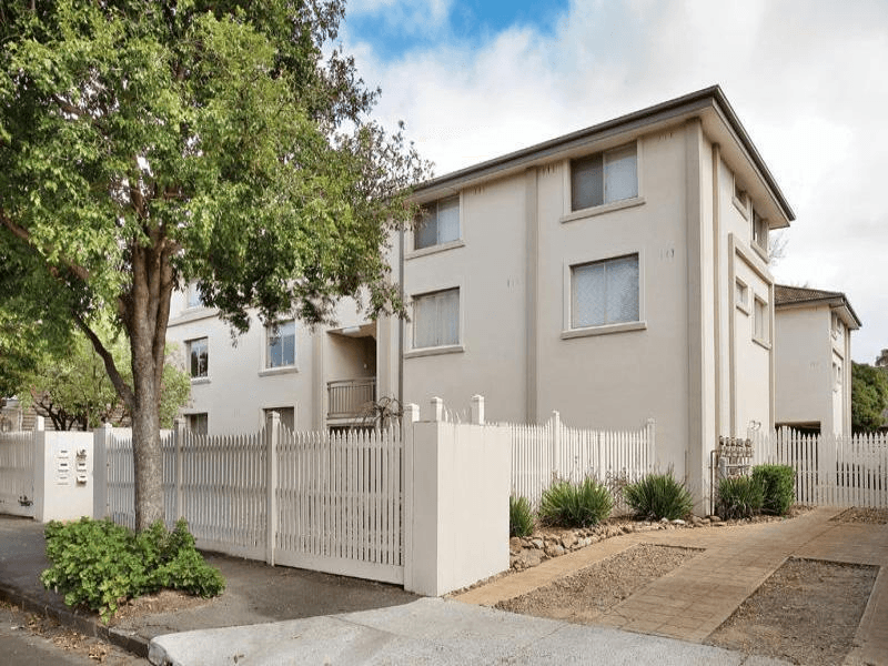 12A/25 Gladstone Avenue, ARMADALE, VIC 3143