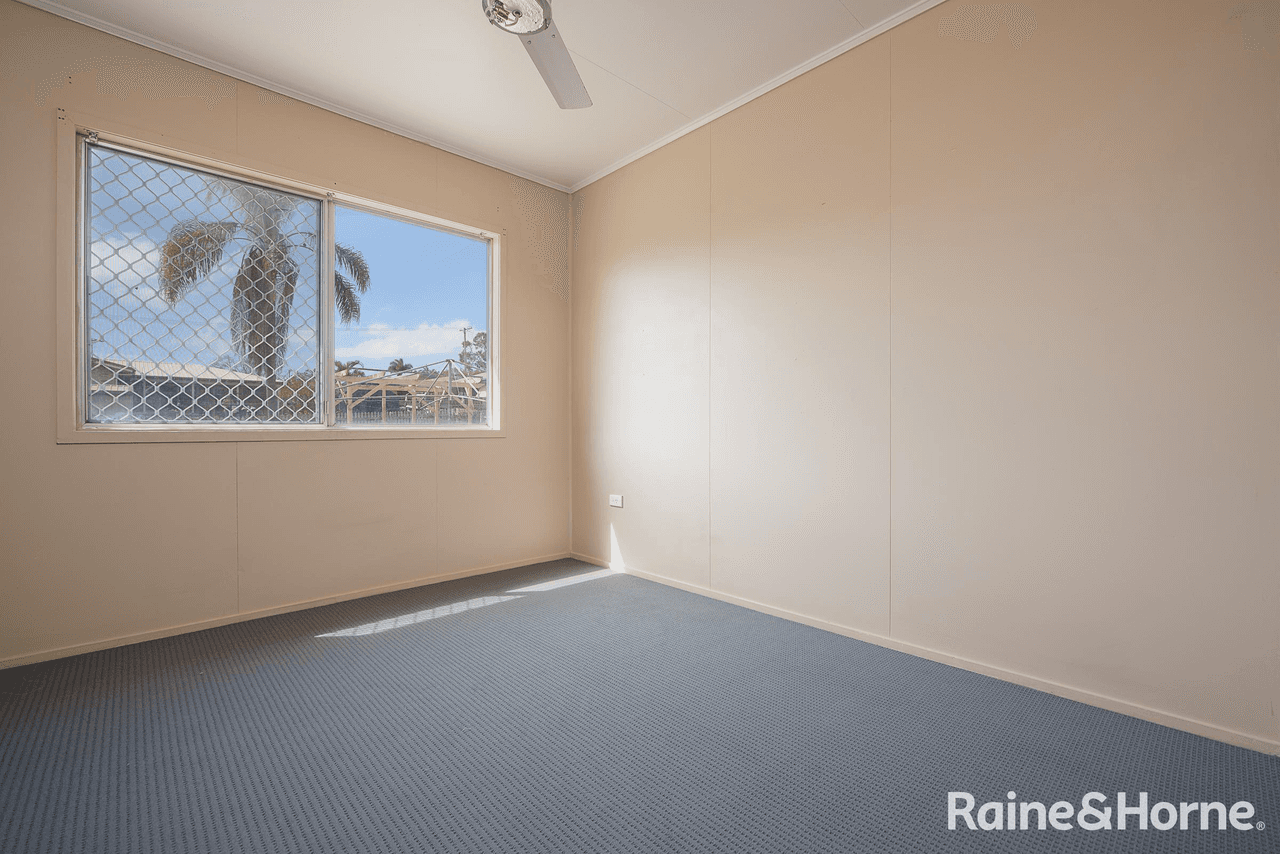 30 Park Street, WEST GLADSTONE, QLD 4680