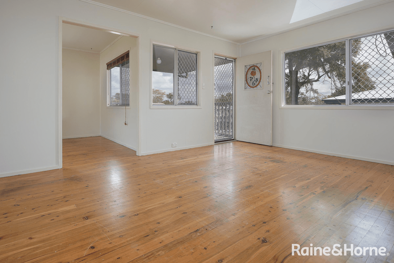 30 Park Street, WEST GLADSTONE, QLD 4680