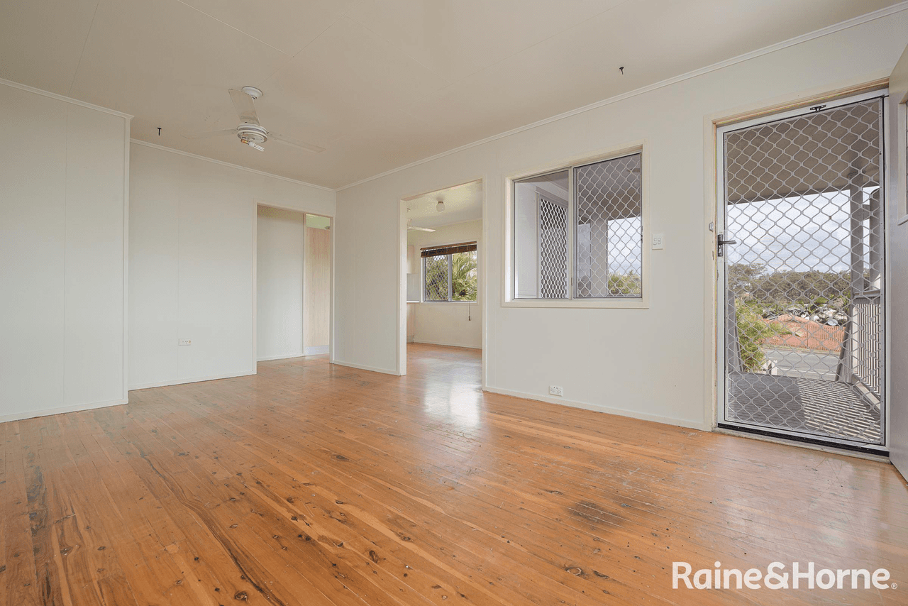 30 Park Street, WEST GLADSTONE, QLD 4680