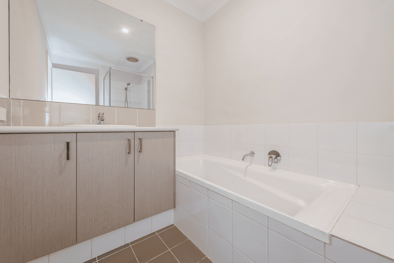 11 Lazuli Rise, WELLARD, WA 6170