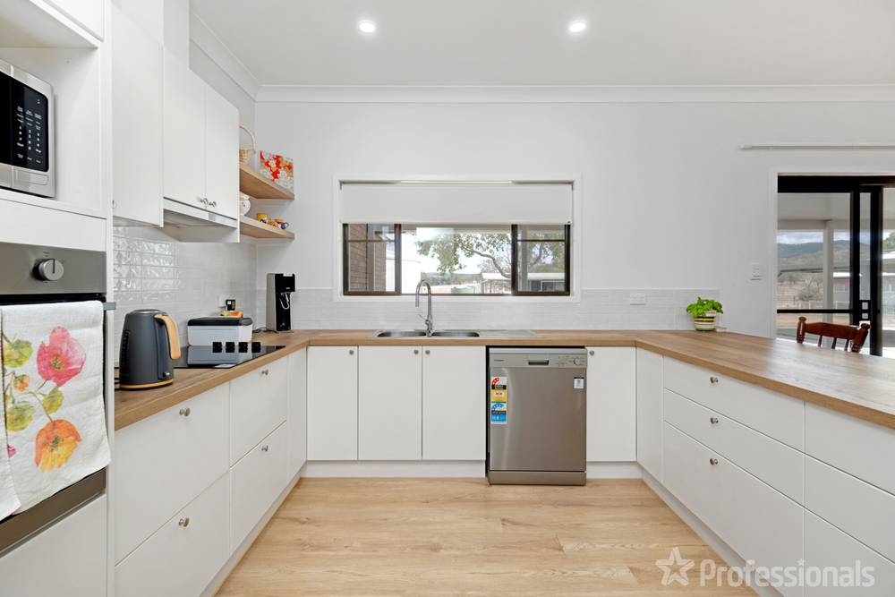 124 Lee Farm Road, Bushley, QLD 4702