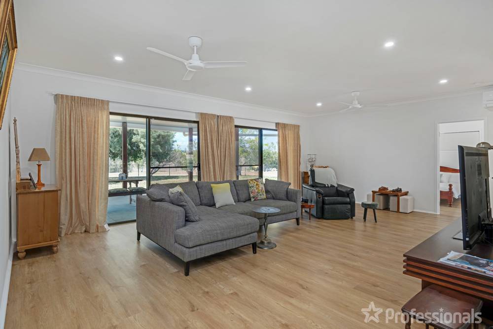 124 Lee Farm Road, Bushley, QLD 4702