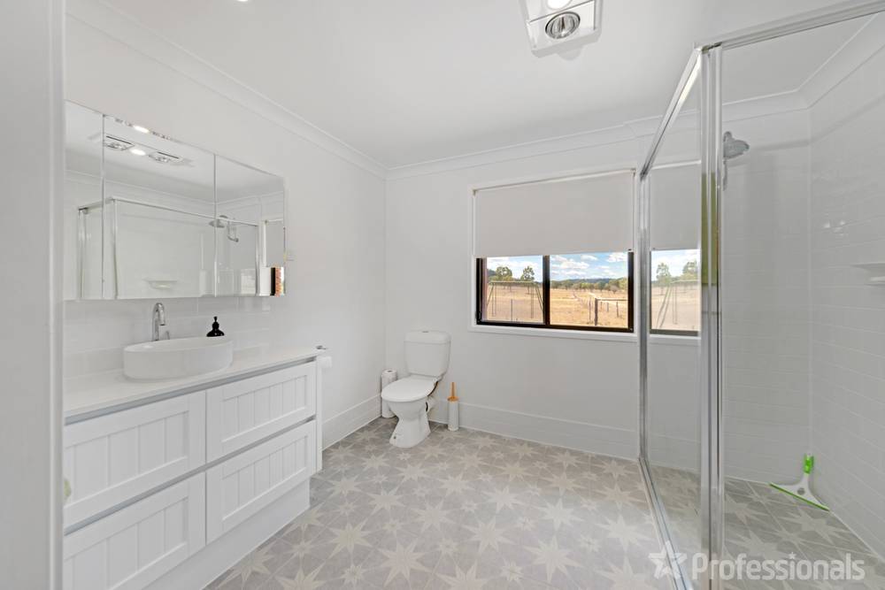124 Lee Farm Road, Bushley, QLD 4702