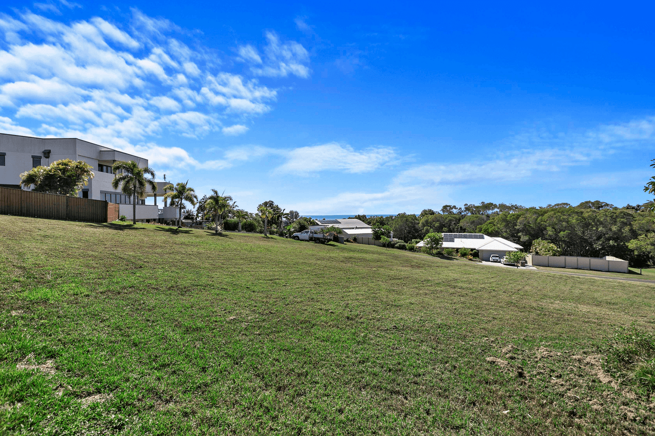 8 Edgewater Court, CRAIGNISH, QLD 4655