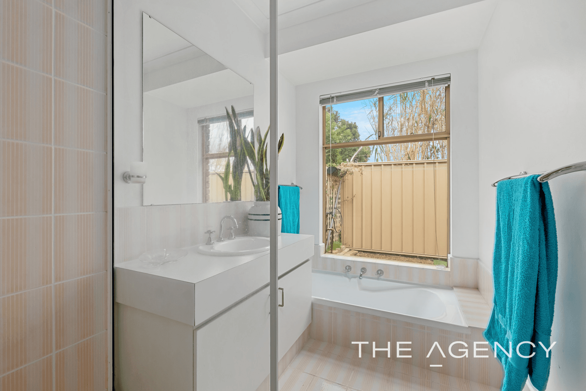 16 Grevillea Crescent, Swan View, WA 6056