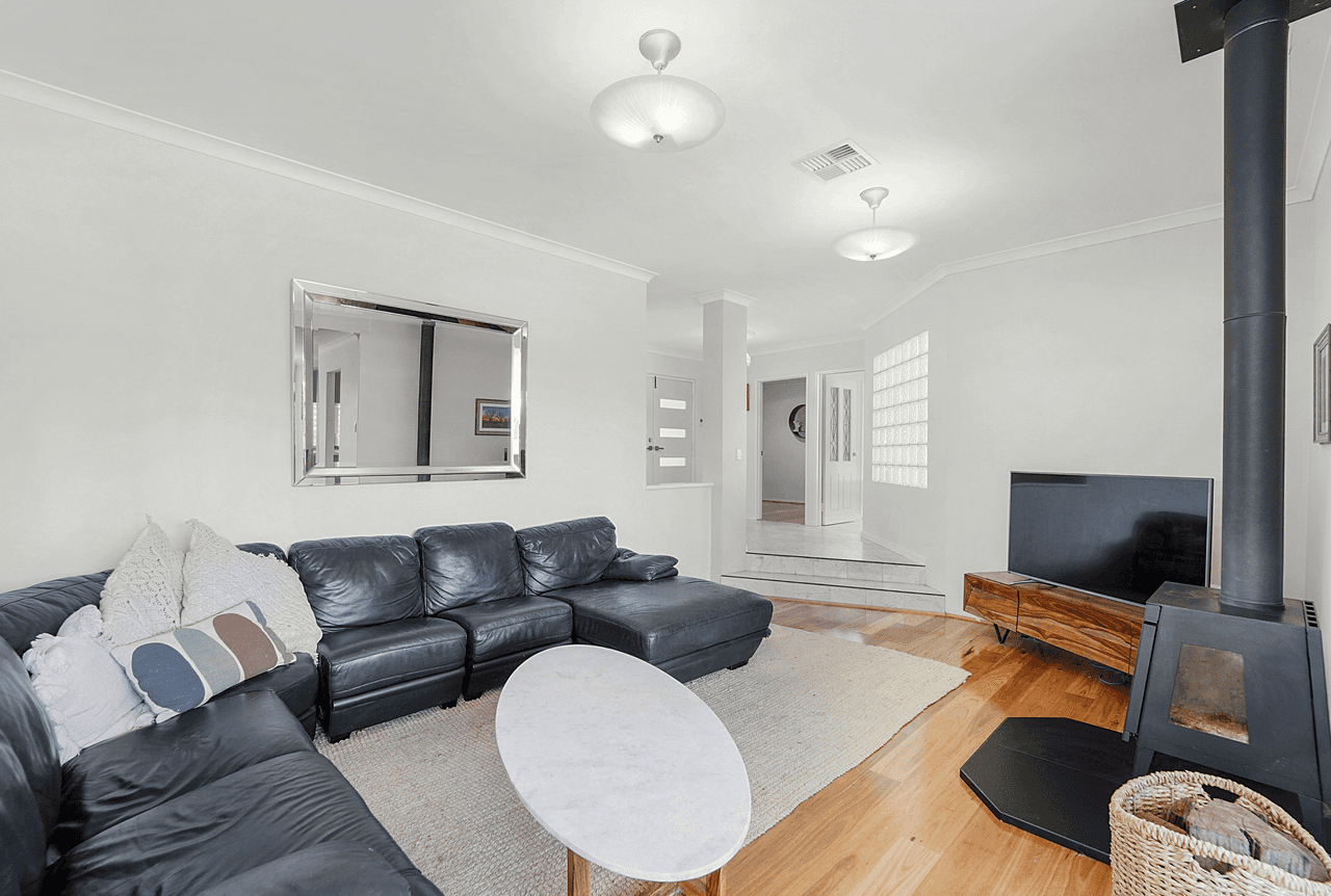 7 The Spit, KALLAROO, WA 6025