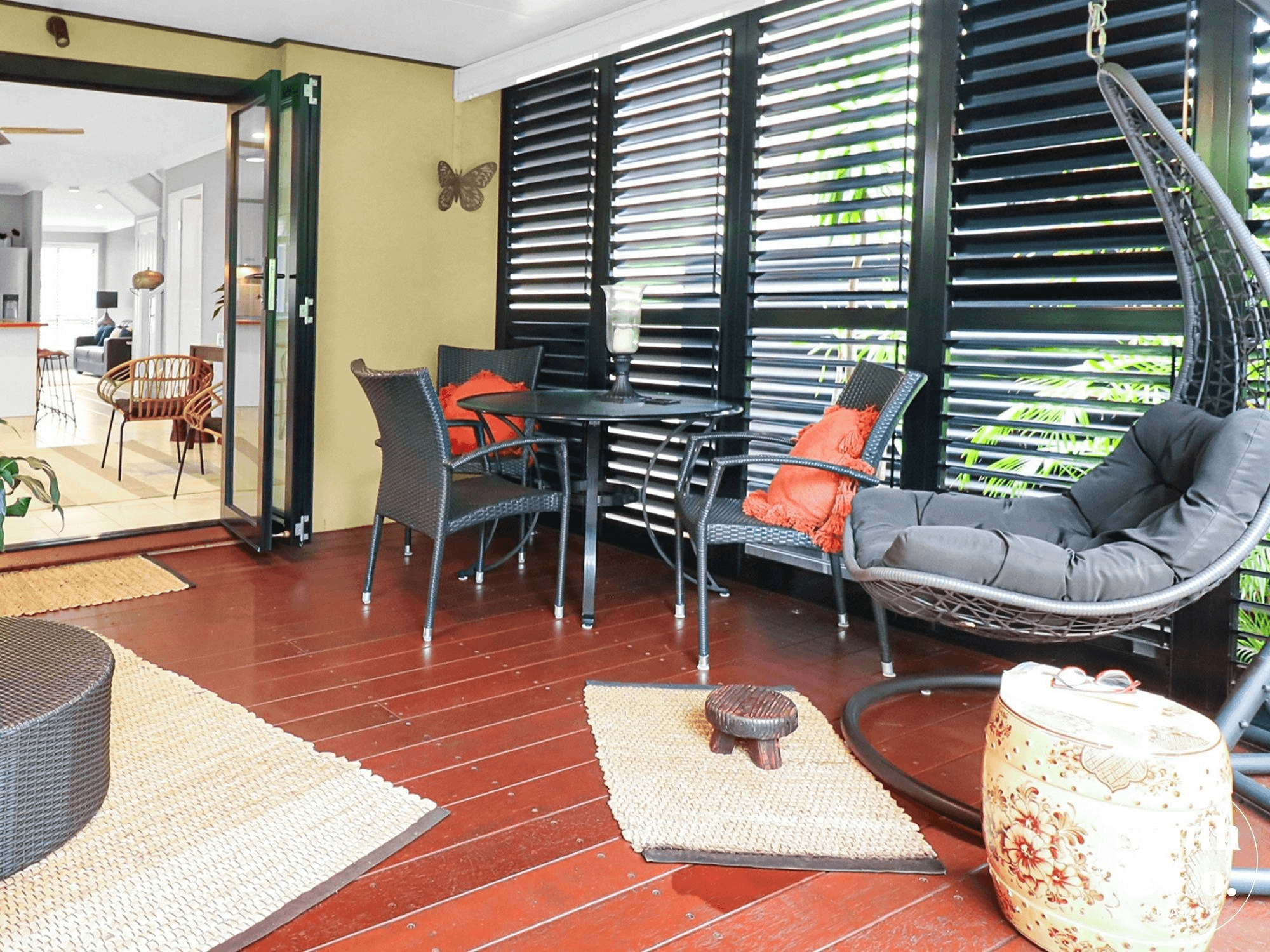 2/16 Eider Avenue, Paradise Point, QLD 4216