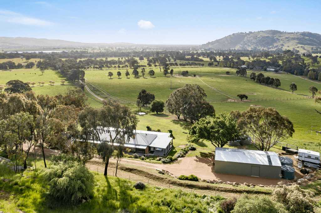 108 Curries Lane, EUROA, VIC 3666