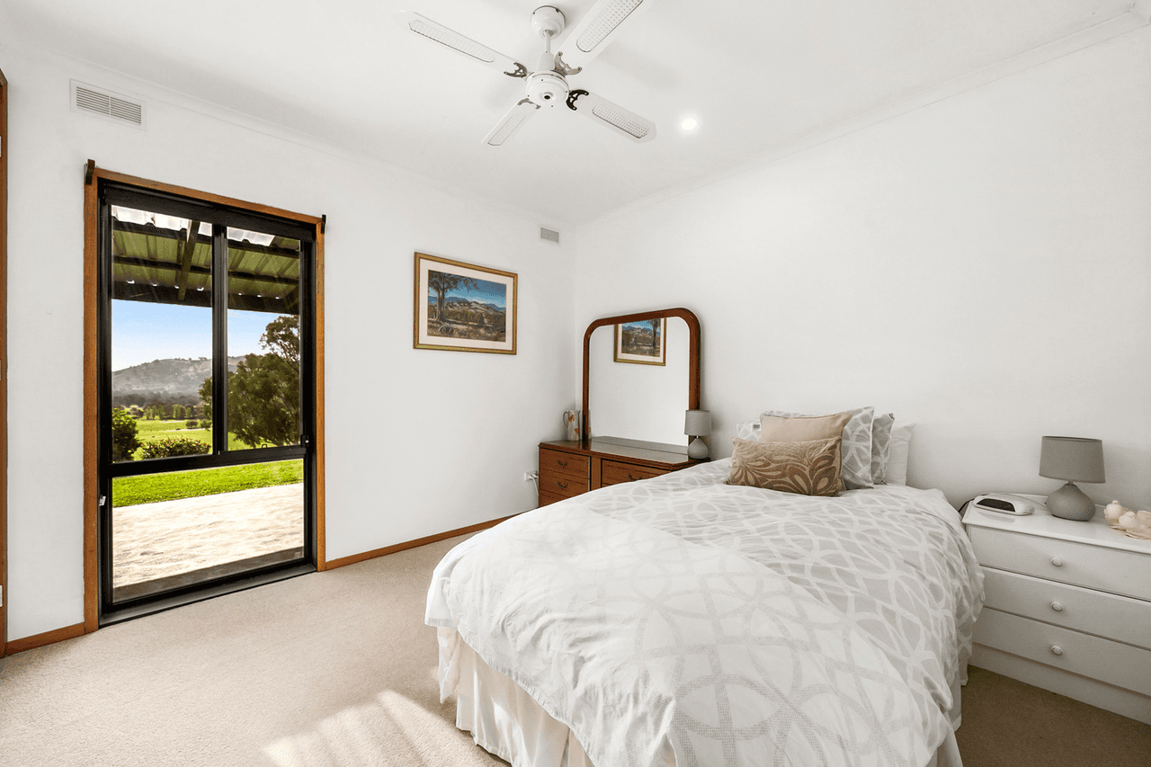 108 Curries Lane, EUROA, VIC 3666