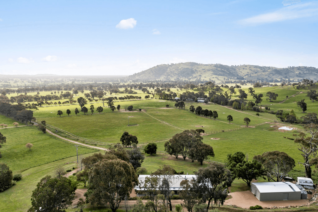 108 Curries Lane, EUROA, VIC 3666