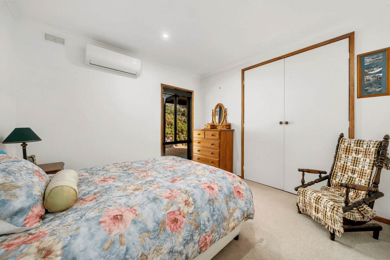 108 Curries Lane, EUROA, VIC 3666