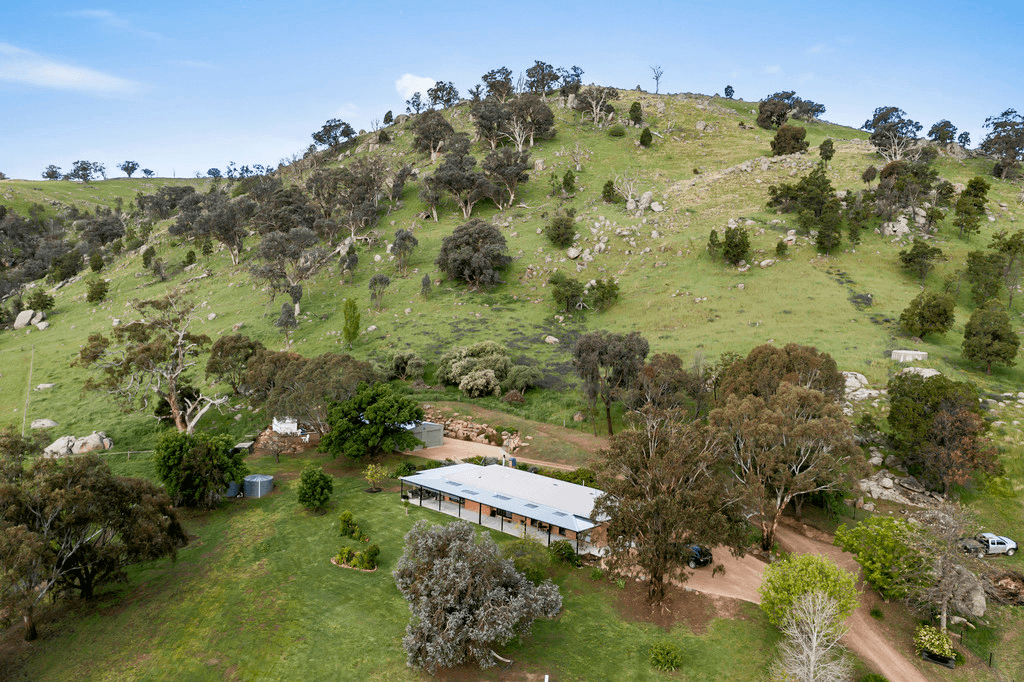 108 Curries Lane, EUROA, VIC 3666