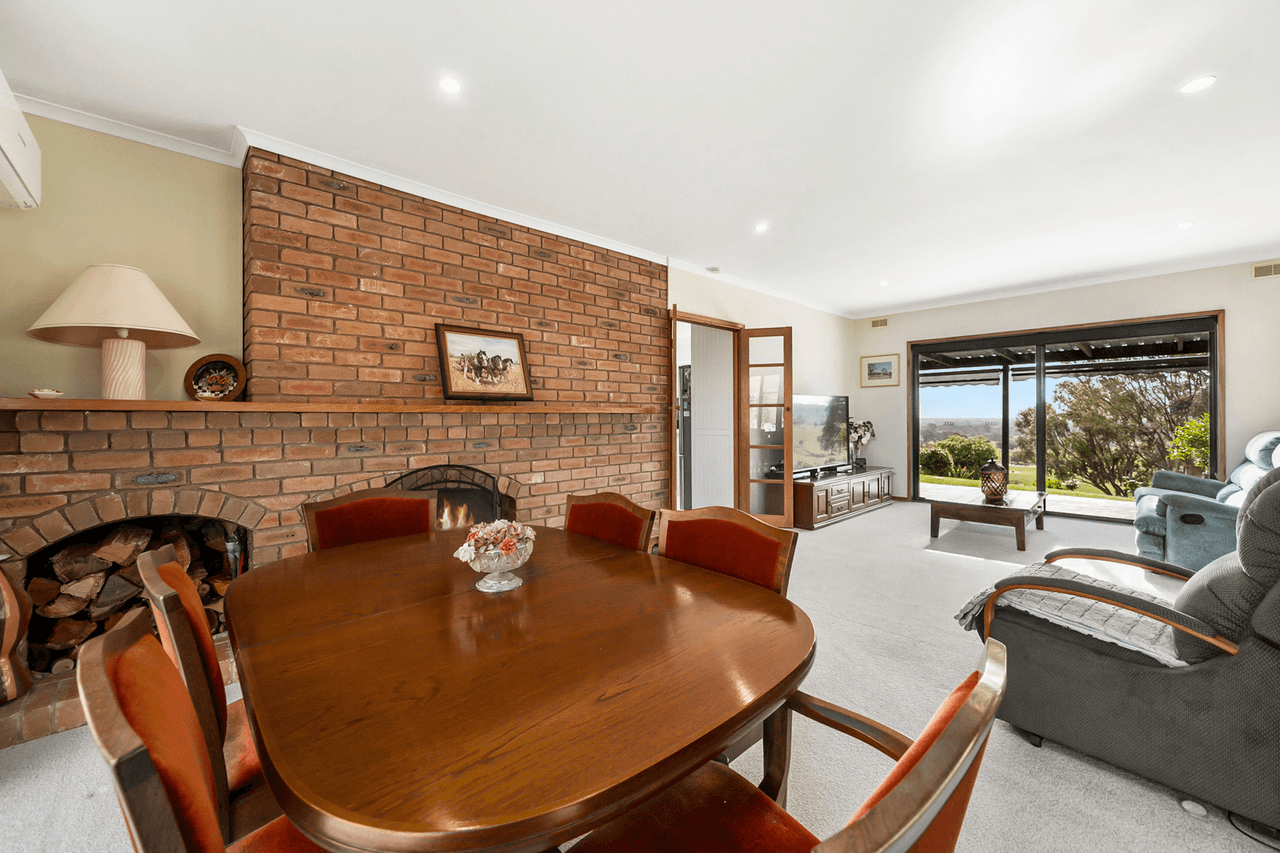 108 Curries Lane, EUROA, VIC 3666