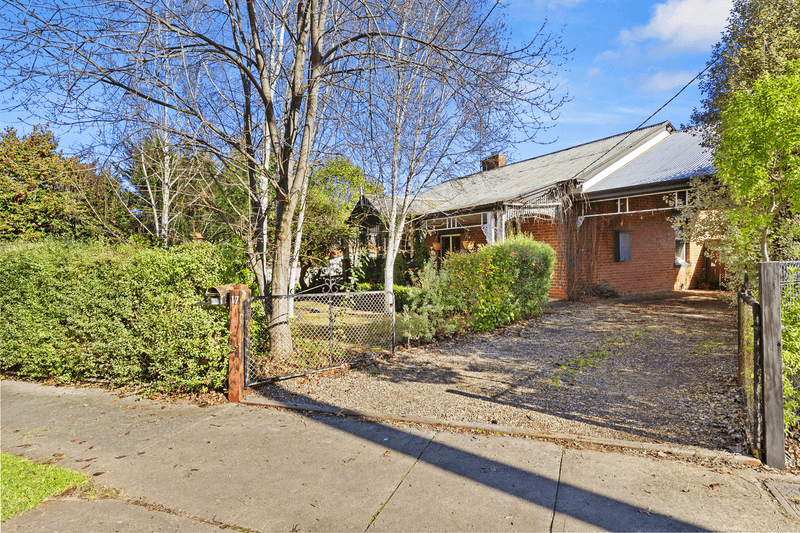 17 O'Donnell Avenue, MYRTLEFORD, VIC 3737