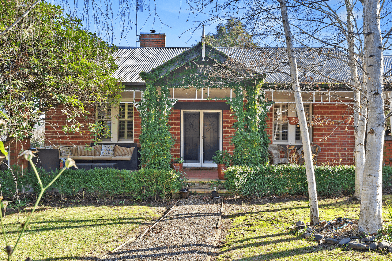 17 O'Donnell Avenue, MYRTLEFORD, VIC 3737