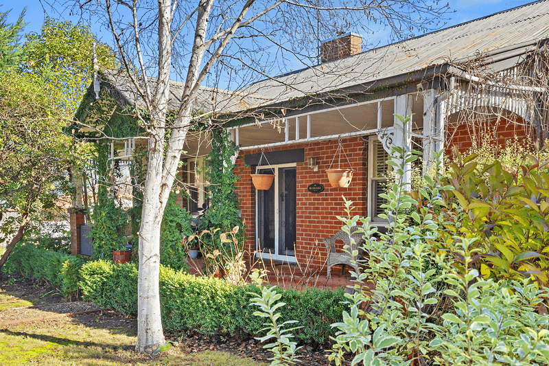 17 O'Donnell Avenue, MYRTLEFORD, VIC 3737