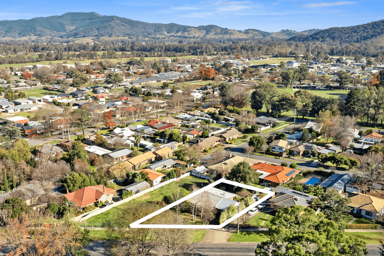 17 O'Donnell Avenue, MYRTLEFORD, VIC 3737