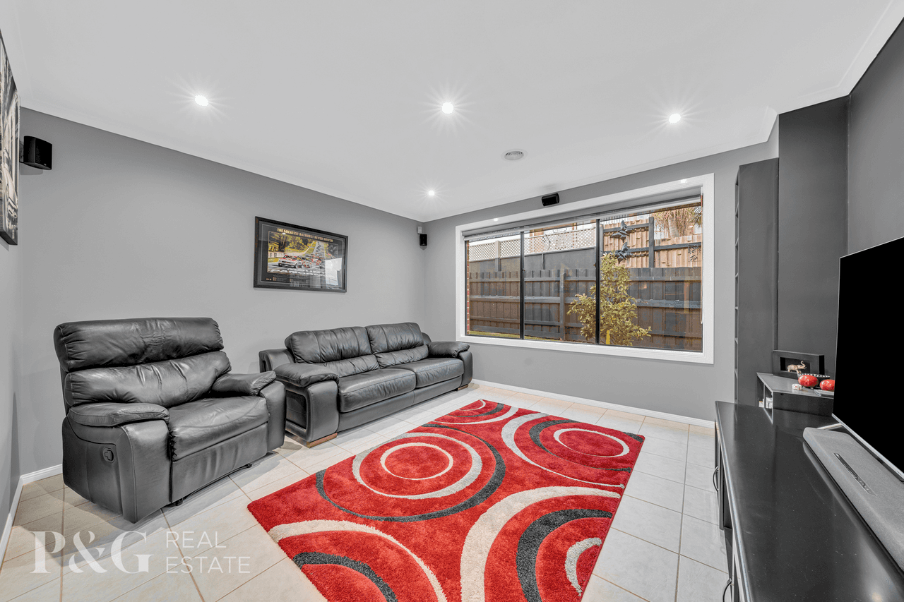 18 Hillrise Close, NARRE WARREN SOUTH, VIC 3805