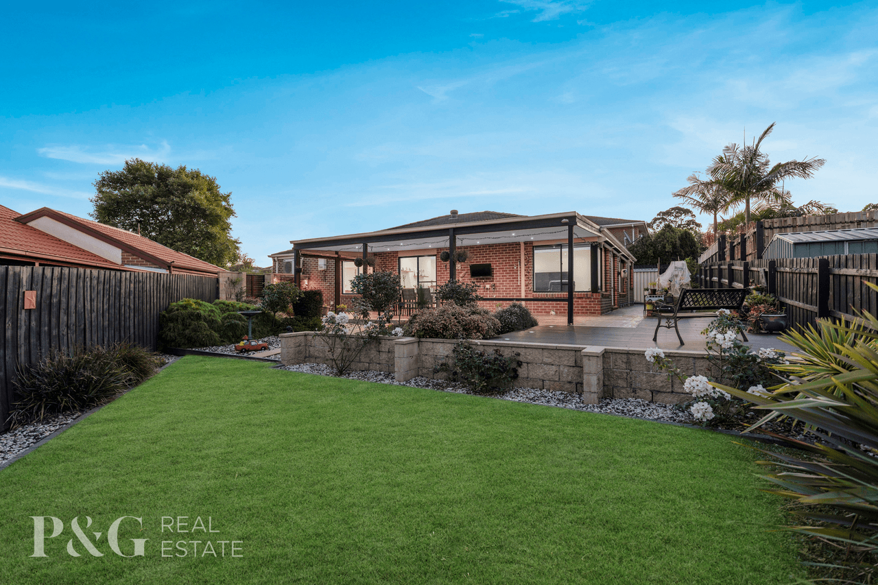 18 Hillrise Close, NARRE WARREN SOUTH, VIC 3805