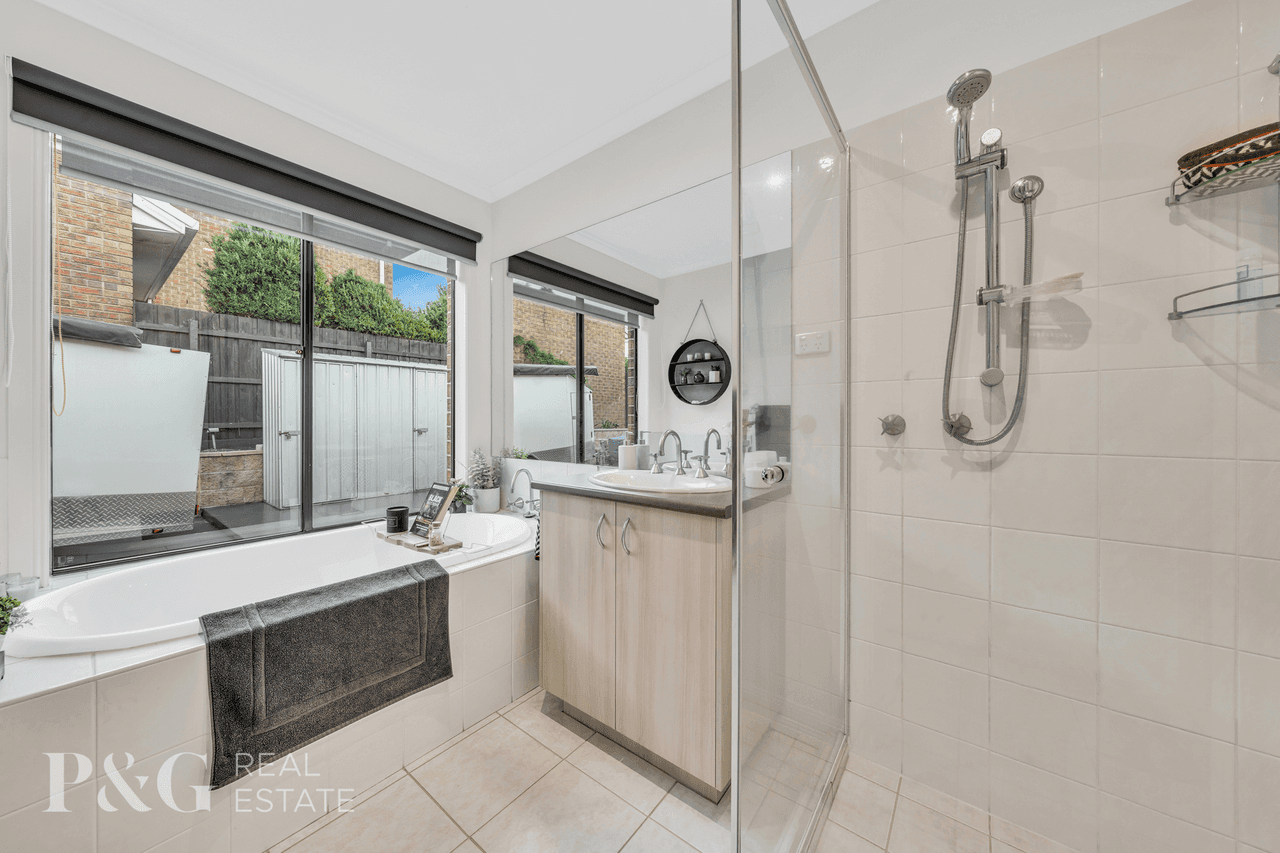 18 Hillrise Close, NARRE WARREN SOUTH, VIC 3805