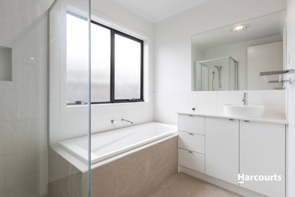 21 Robb Avenue, Hamlyn Heights, VIC 3215