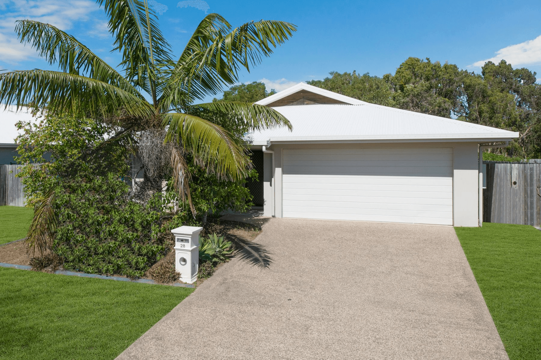 28 Kirrama Court, BUSHLAND BEACH, QLD 4818