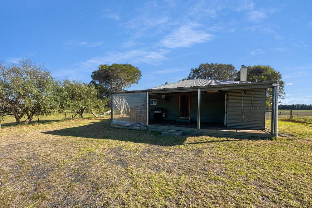 77 Cherry Tree Road, WOODSIDE, VIC 3874