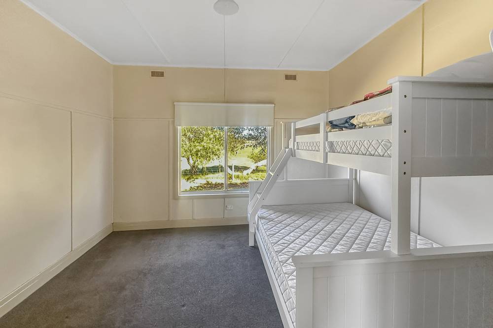 77 Cherry Tree Road, WOODSIDE, VIC 3874