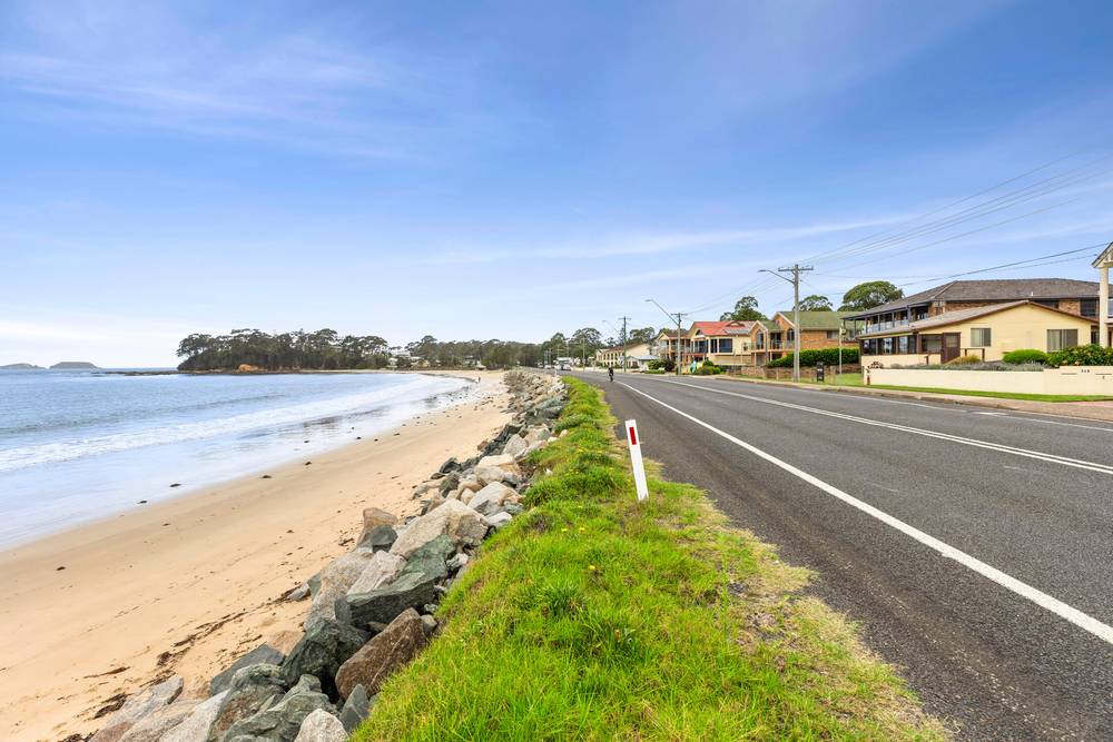 370 Beach Road, Batehaven, NSW 2536