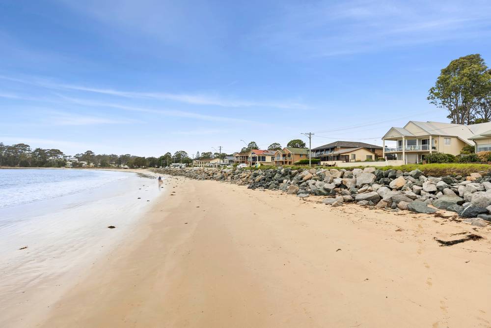 370 Beach Road, Batehaven, NSW 2536