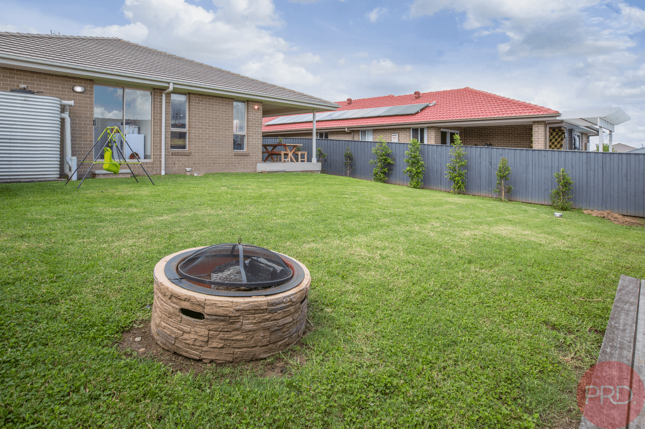 3 Medlar Circuit, GILLIESTON HEIGHTS, NSW 2321