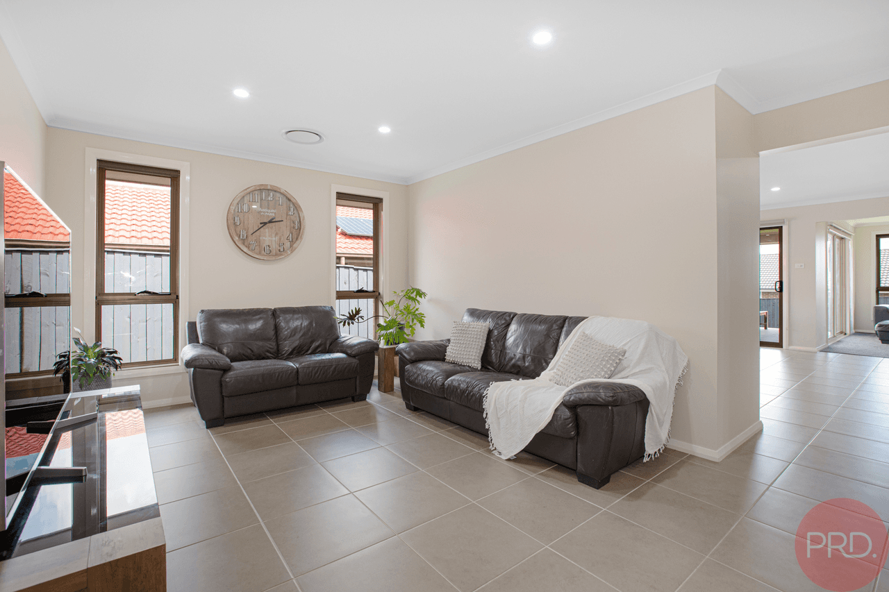 3 Medlar Circuit, GILLIESTON HEIGHTS, NSW 2321