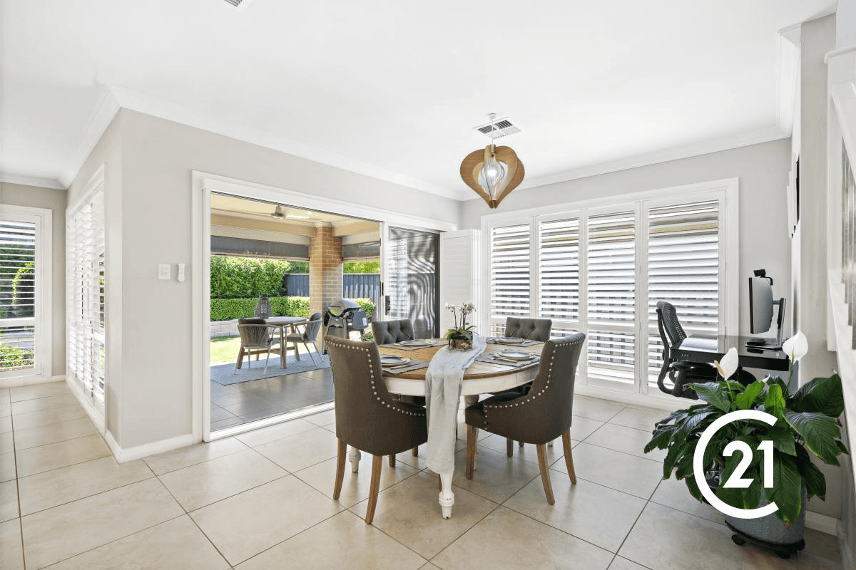 6 Dromedary Place, Macquarie Links, NSW 2565