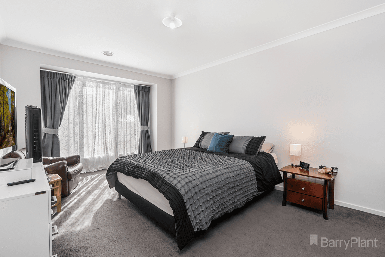 16 Greenfields Avenue, KILMORE, VIC 3764