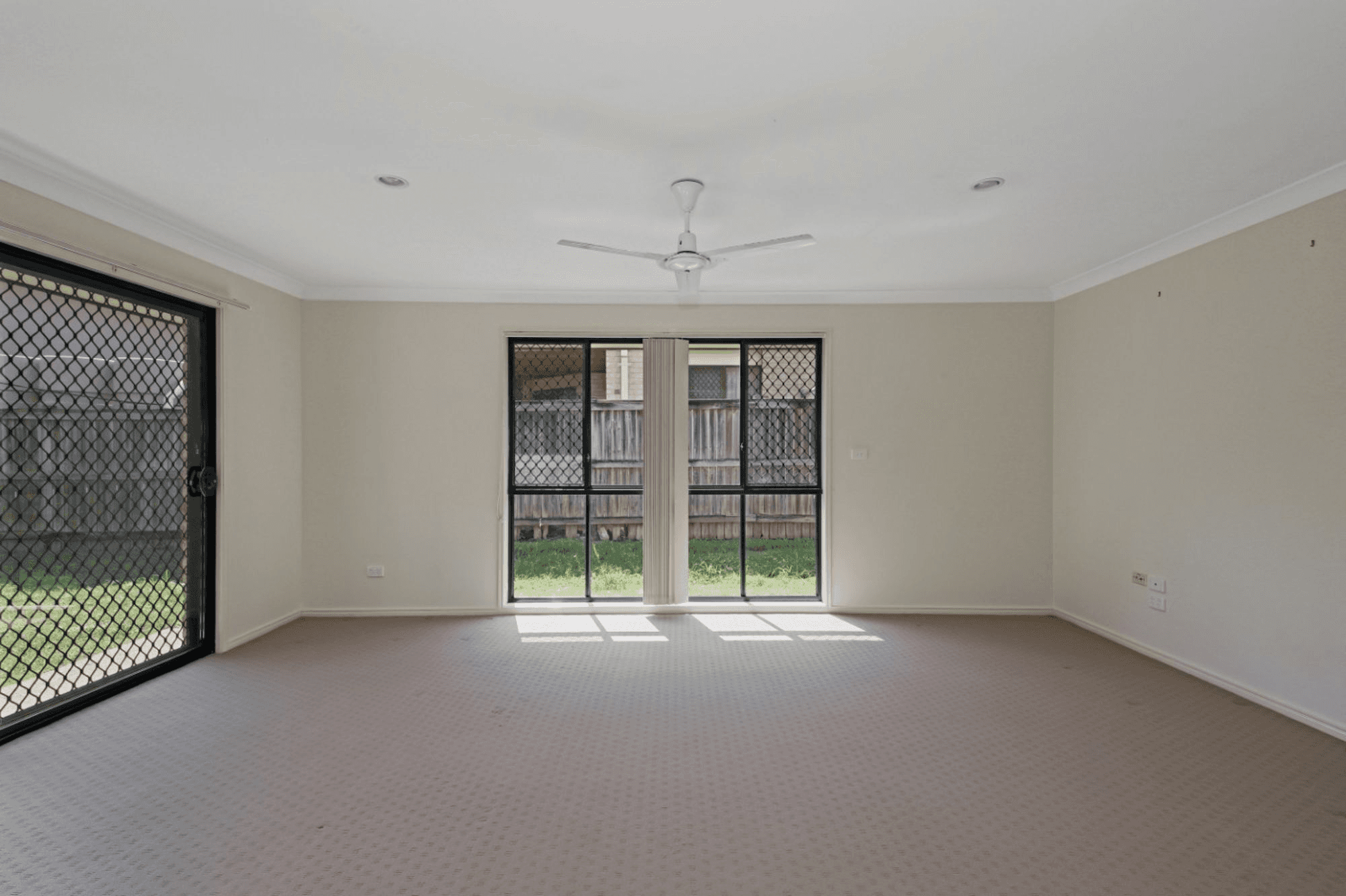 7 Savill Close, FOREST LAKE, QLD 4078