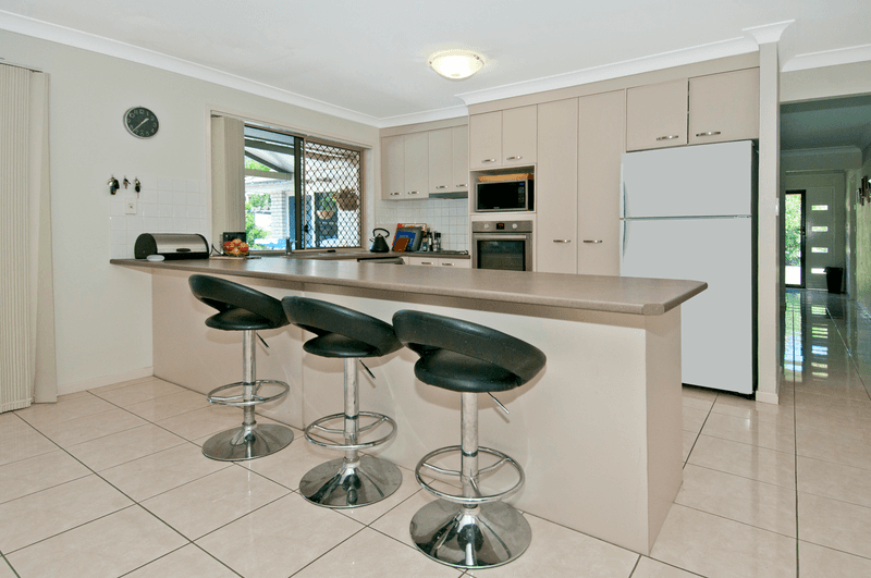 38 Carrigan Way, GLENEAGLE, QLD 4285