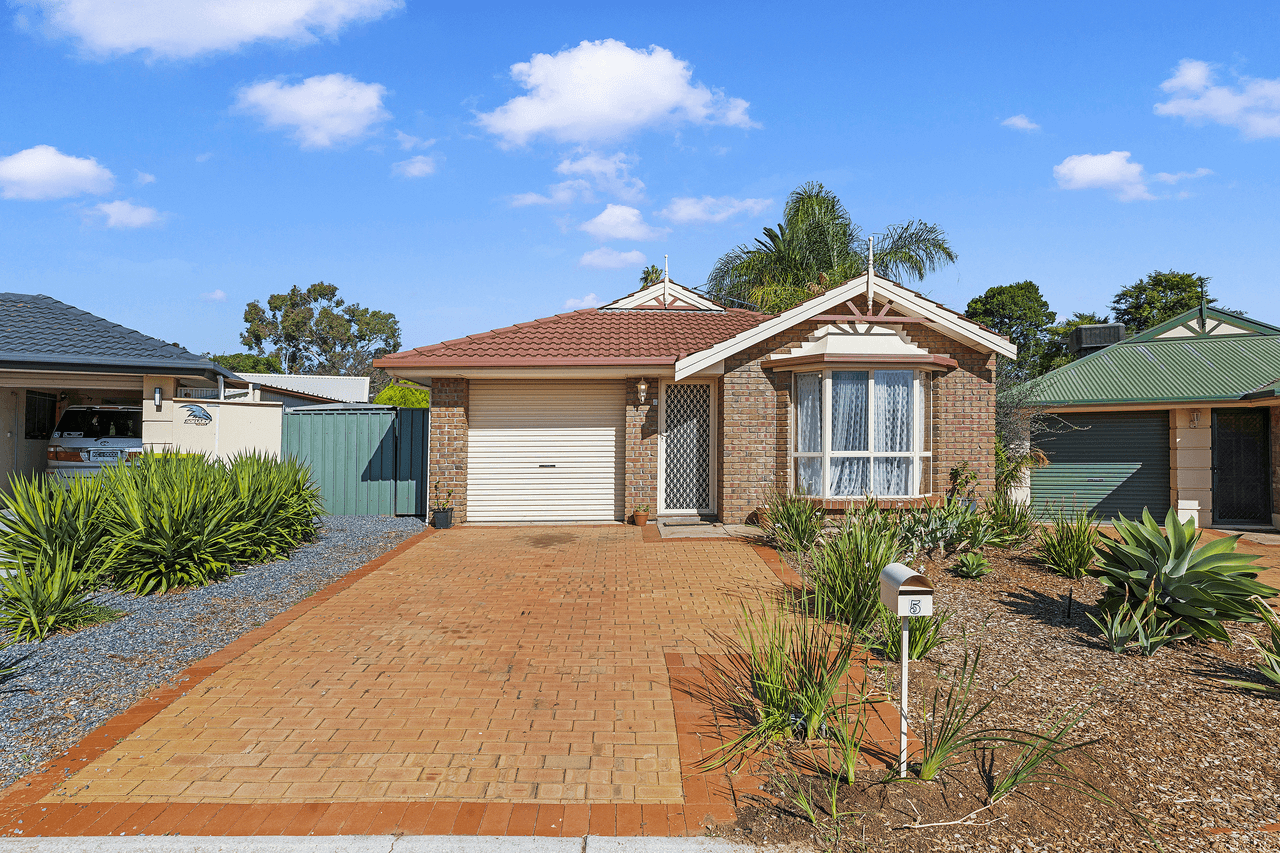 5 Palm Court, BLAKEVIEW, SA 5114