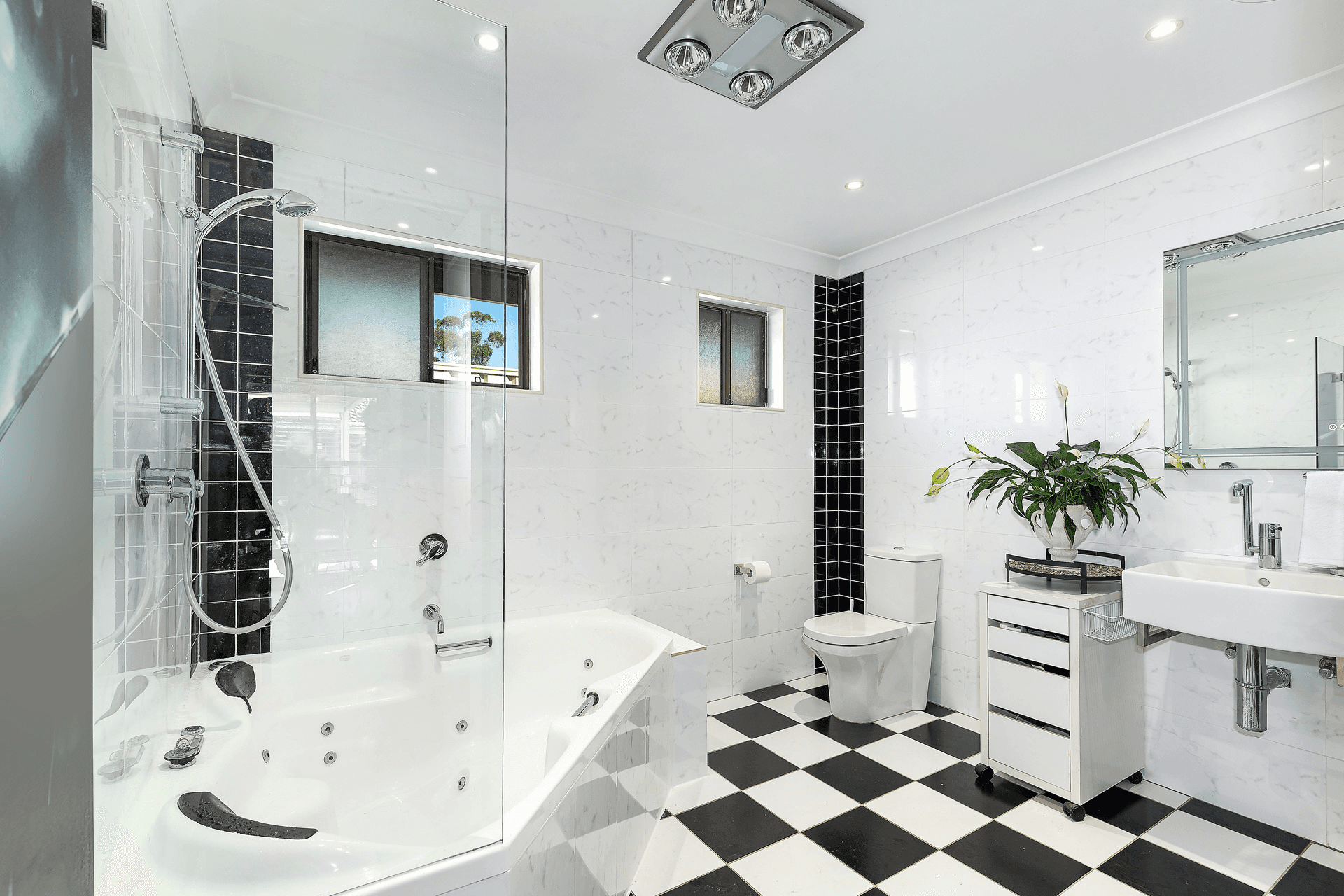 13 Letitia Close, Green Point, NSW 2251