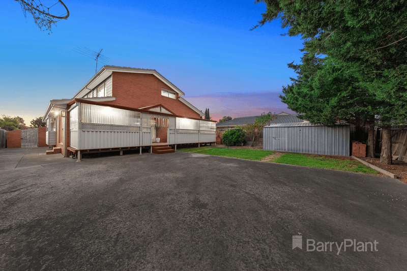 10 Mulwala Gardens, St Albans, VIC 3021