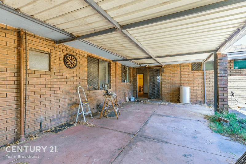 4 St Georges Avenue, Champion Lakes, WA 6111