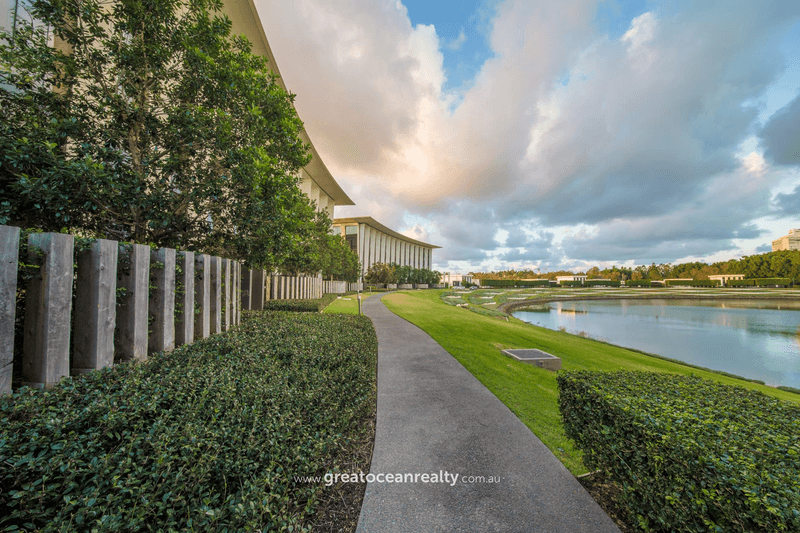 1 Marina Drive, BENOWA, QLD 4217