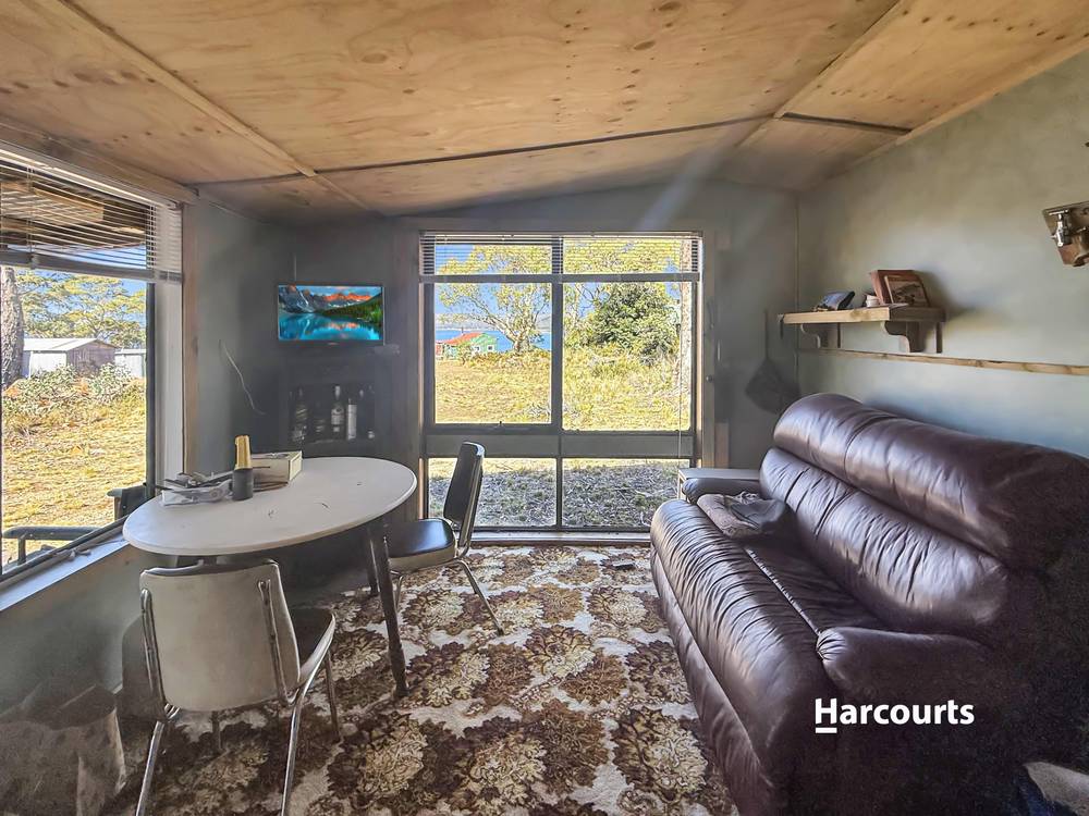 37 Wallace Road, DOCTORS POINT, TAS 7304